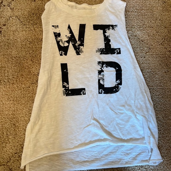 Abercombie Wild White TShirt - Picture 1 of 2